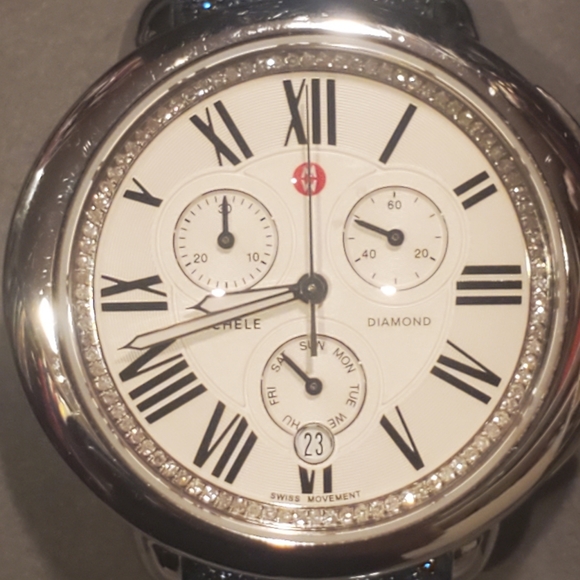 Michelle Diamond Serein Watch - Picture 5 of 10